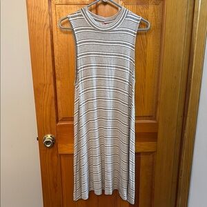 Hot Kiss Gray and White Sleeveless Sheath Dress